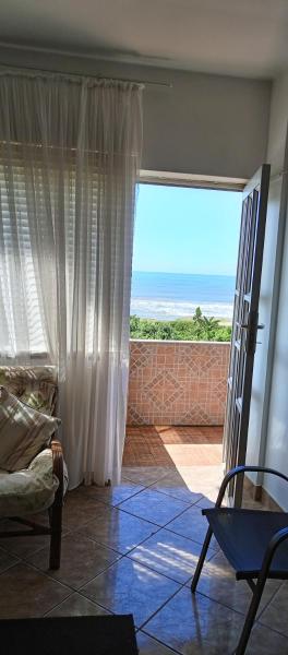 Breezy Seaview-On the Beach- Open balcony